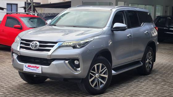 TOYOTA HILUX SW4 2.8 SRX 4X4 16V TURBO INTERCOOLER DIESEL 4P AUTOMÁTICO TOYOTA HILUX SW4 2.8 SRX 4X4 16V TURBO INTERCOOLER DIESEL 4P AUTOMÁTICO